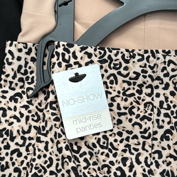 Marilyn Monroe No Show mid-rise Panties size M NWT 3 pack - Picture 3 of 5